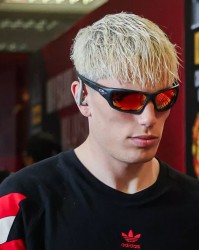 曼晚：曼联球员对亚洲行感到愤怒，商业活动频繁&amp;amp;迪亚洛遭侮辱