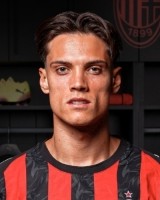 里奇：我认为自己能够帮助米兰，三中场居中的位置最适合我