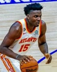 伟德Bevictor登录入口-尼克斯休赛期追逐卡佩拉失败 补中锋仍是首要任务